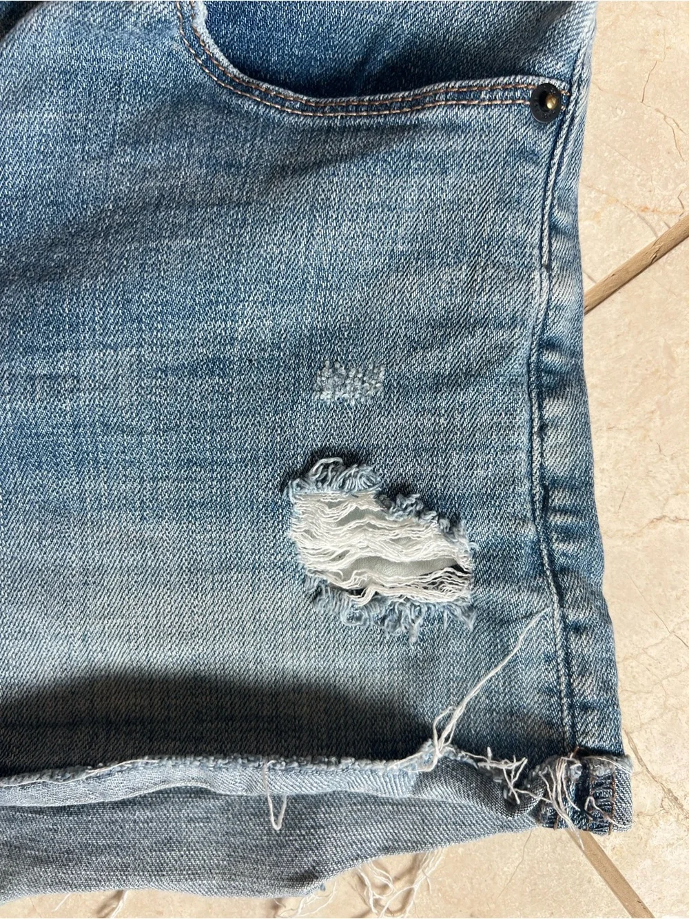 Abercrombie & Fitch Distressed Denim Cutoff Shorts Medium Wash Button Size 27